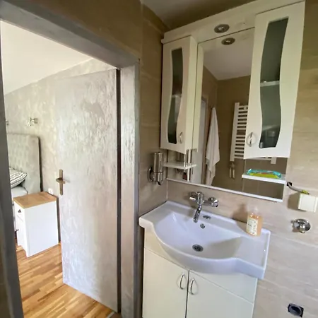 Apartman007 *