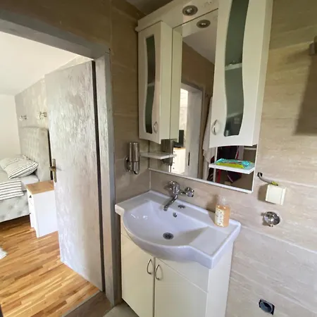 Apartman007 *